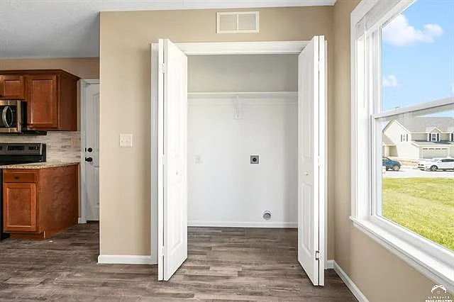 Chasehire Dr — Photo 3