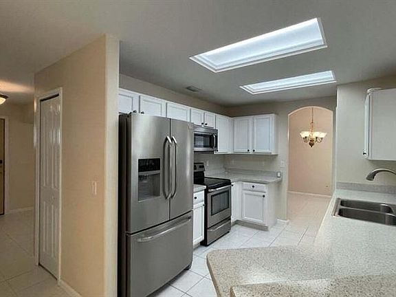 2nd image of 1911 SE Camilo St