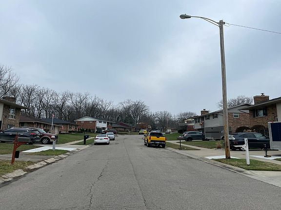 4th image of 426 Greenport Dr