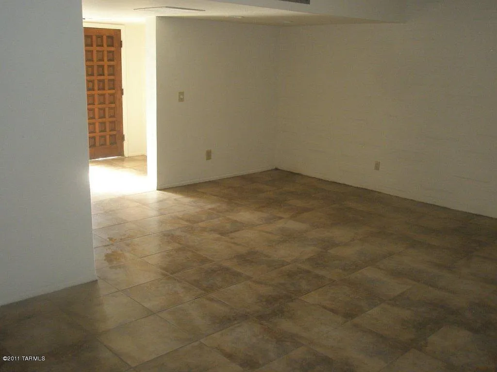3 bed, 2.5 bath, 1256 sqft, $1,350 — Photo 4