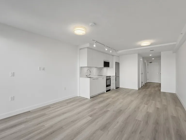 2511 Carolina St — Photo 44