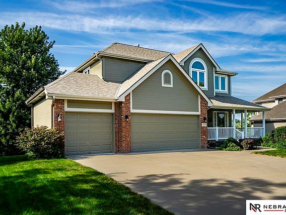 2nd image of 5210 Lake Forest Dr