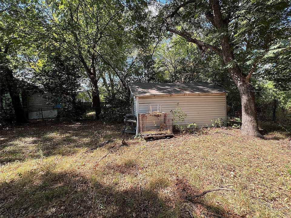 2nd image of 2519 Carpenter Ave