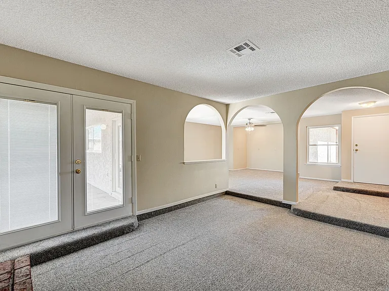 6813 Greydawn Dr — Photo 9