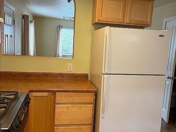4th image of 797 Park St