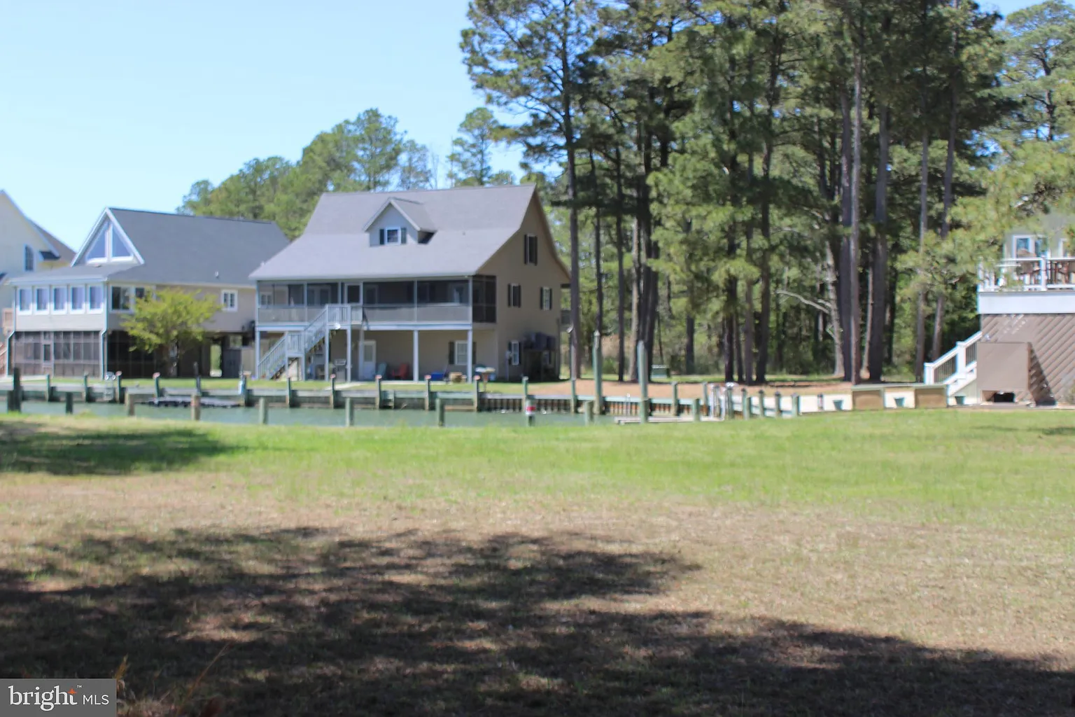 800 Castaway Dr photo 1