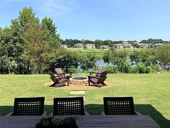 3rd image of 3995 Sierra Lake Drive Ct