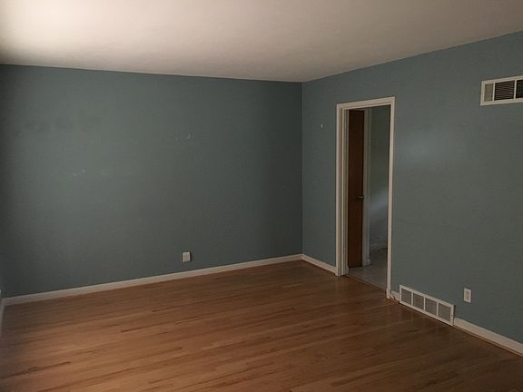 5th image of 6857 Foxcroft Dr