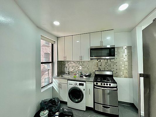 5th image of 224 W 149th St #31AA