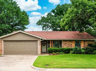 3905 Cedarwood Ct, Arlington, TX 76017