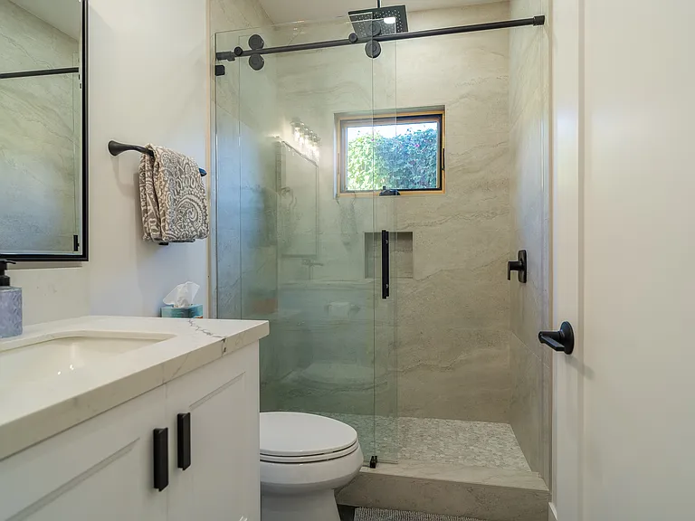 3038 Beech St — Photo 32