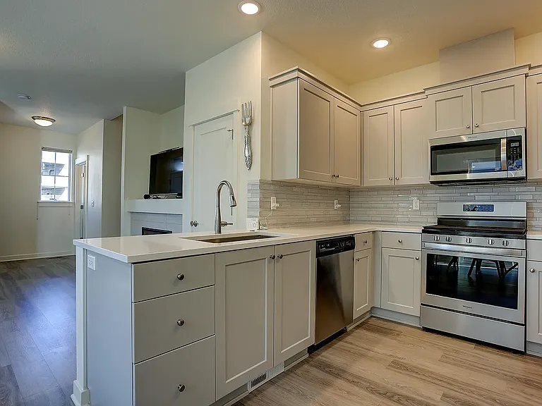 2582 NE Purcell Blvd — Photo 2