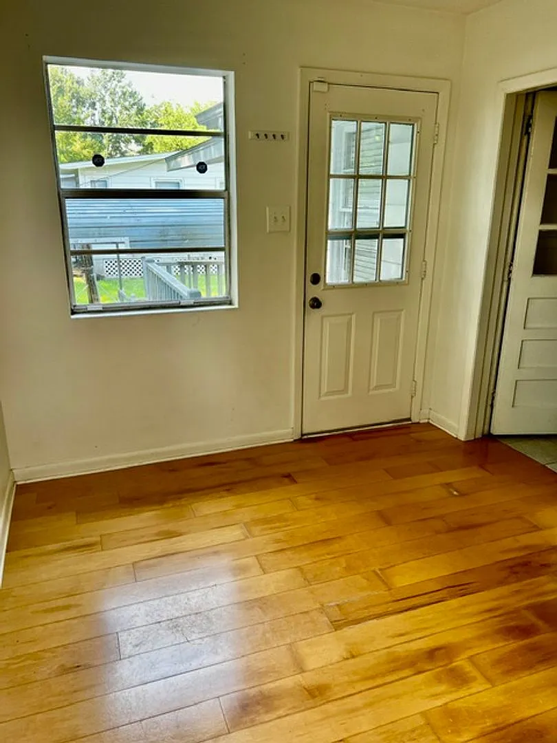 Cottage Style 3/2 in Dauphin Acres — Photo 2