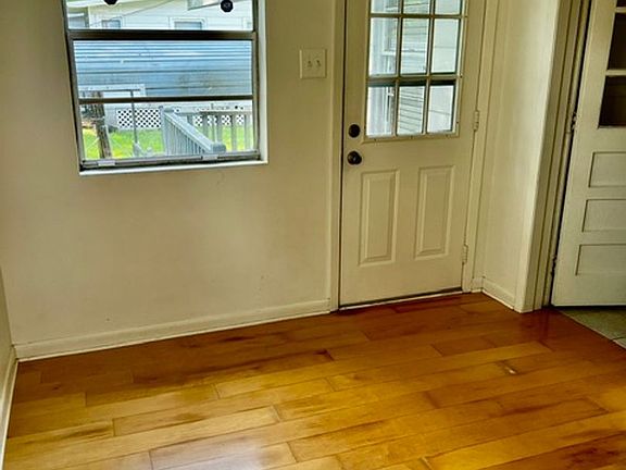 2nd image of 107 Esplanade Ave