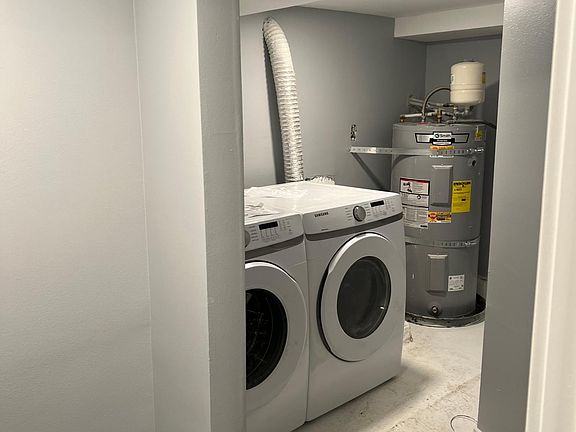 4th image of 907 70th Ave E Unit B