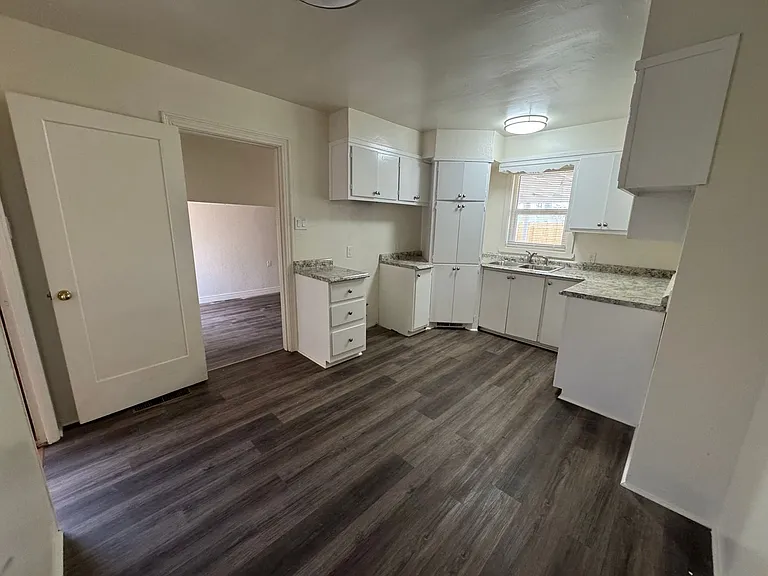 1604 W Juniper St #423 — Photo 5