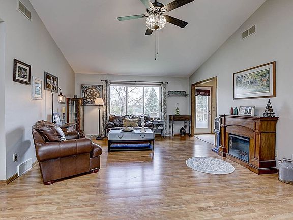 4th image of 4468 Meadow Wood Cir