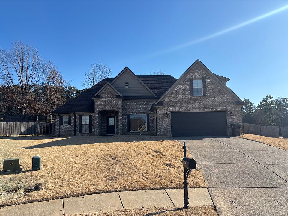 1st image of 790 Saddle Creek Cv