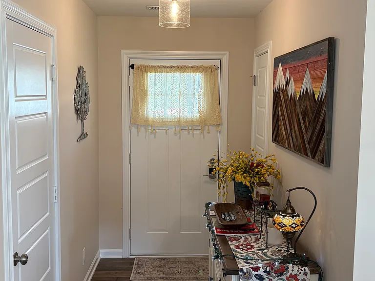 Fredrick Dr — Photo 8