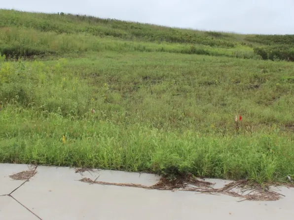 3914 Travers Cir, Manhattan, KS 66503