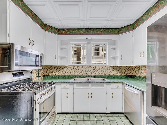 4th image of 113 Claremont Ave