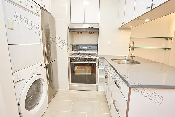 Rented by Genik Group Corp | media 44