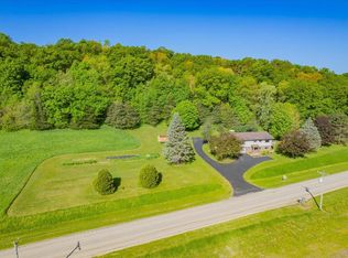 S9217 Slotty Rd, Prairie Du Sac, WI 53578