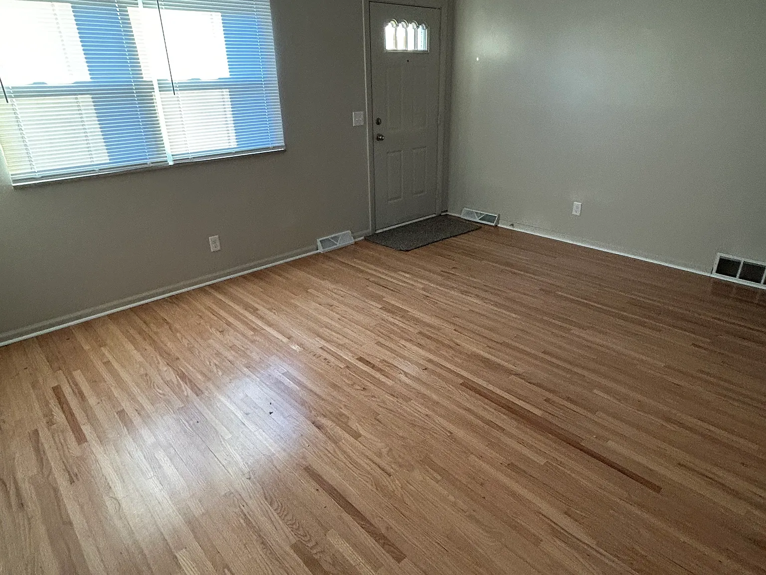 3 bed, 1170 sqft, $1,700 — Photo 3