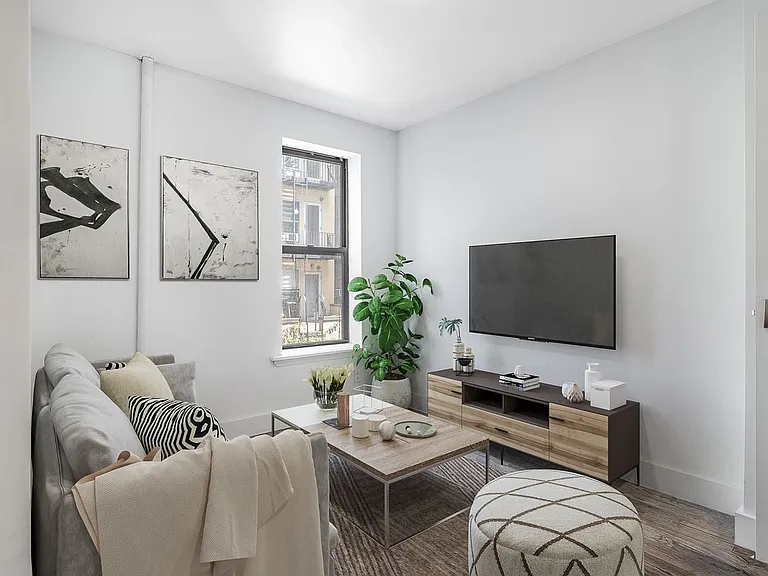 117 E 7th St #2C — Photo 3