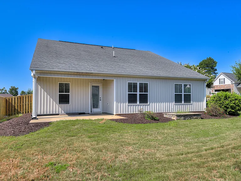 1721 Dunmore Ave — Photo 32