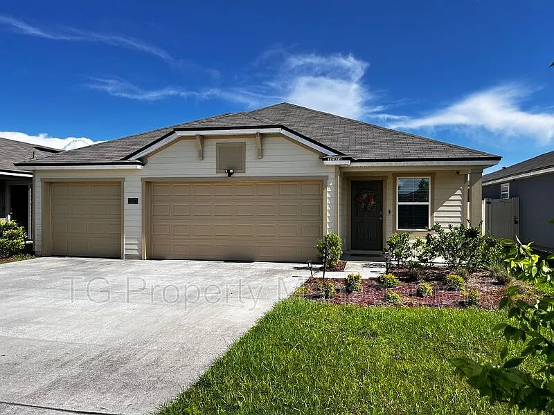 4 bed, 2.0 bath, 2160 sqft, $2,290 — Photo 3