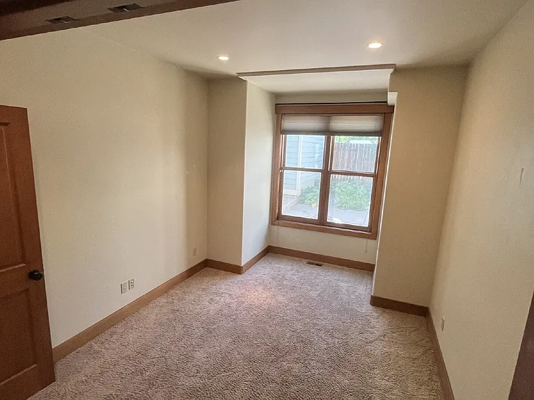 246 Garfield Ave #4 — Photo 8