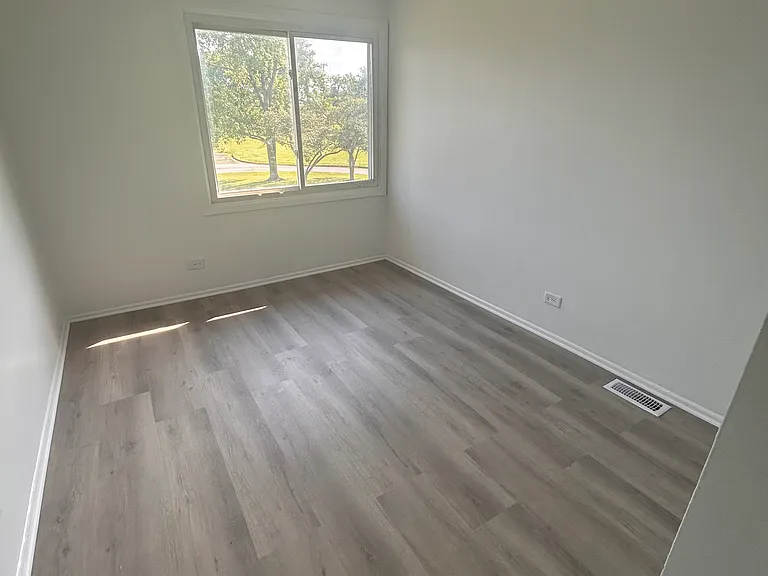 712 Marina Ct #1 — Photo 7