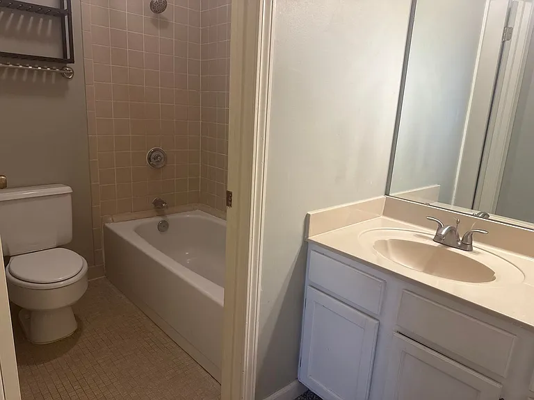 109 N Main St #406 — Photo 6