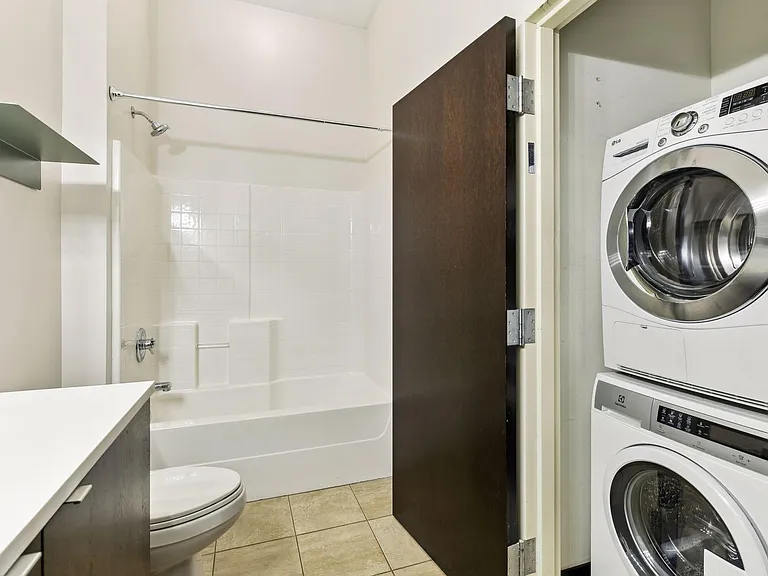 618 Washington Ave N #200 — Photo 17