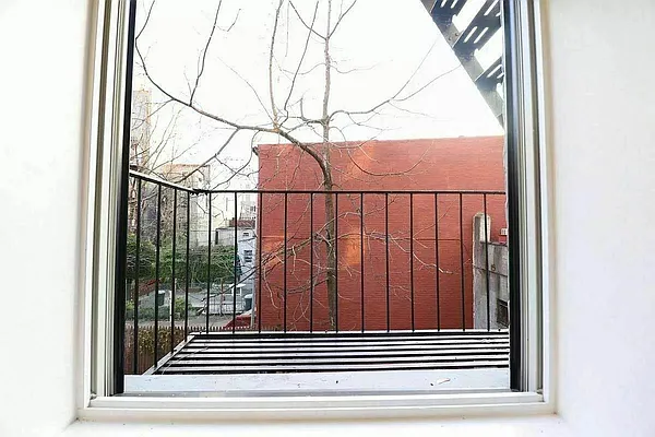 Rented by Artur Gutman, LREB | media 6