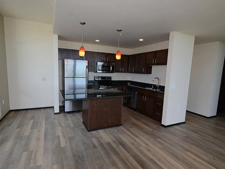 Galaxie High Rise Apartments — Photo 86