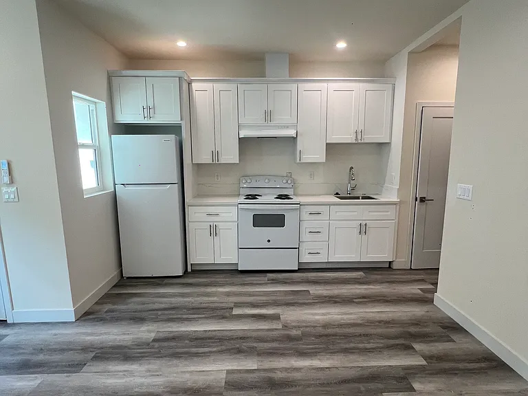 11616 Hamlin St #11620 — Photo 25