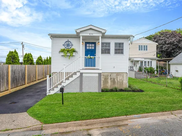 830 Ocean Street, Lindenhurst, NY 11757