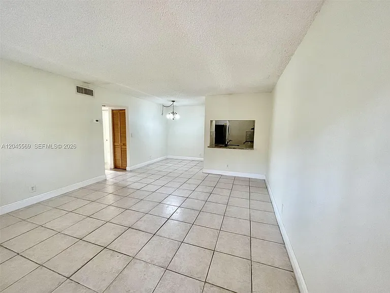 2642 Riverside Dr #2642 — Photo 6