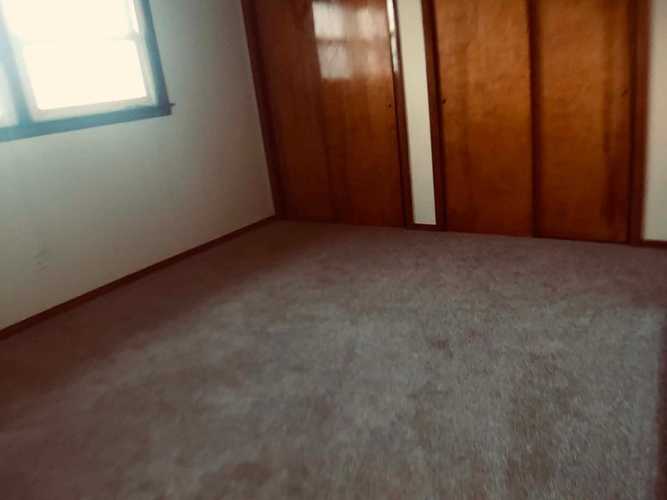 also has wall to wall closets