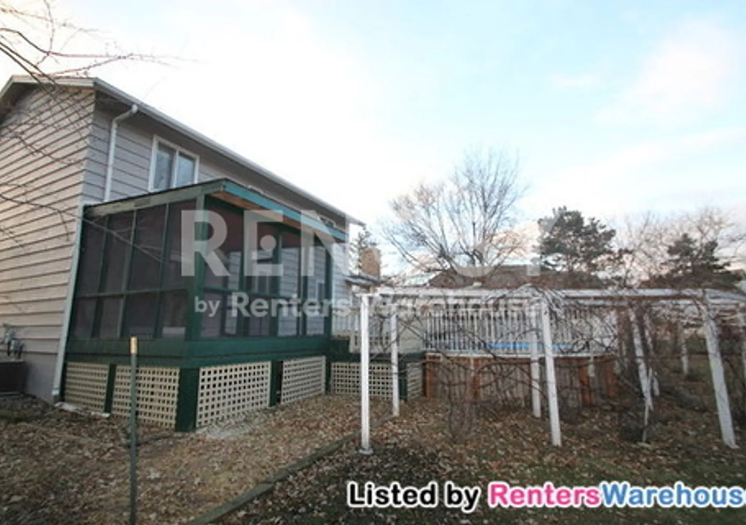 Spacious Expansive Wooded Lot in Shoreview — Photo 3