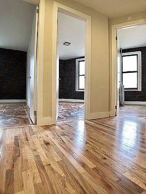 2nd image of 526 W 211th St APT 1D