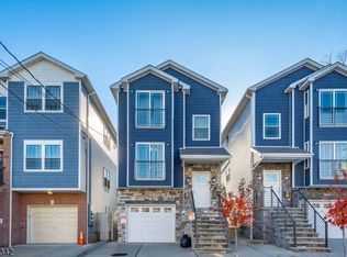 946 Flora St, Elizabeth, NJ 07201