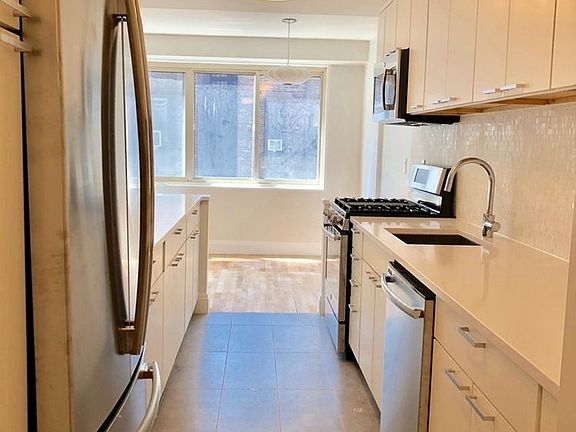 3rd image of 120 W 97th St APT 5H