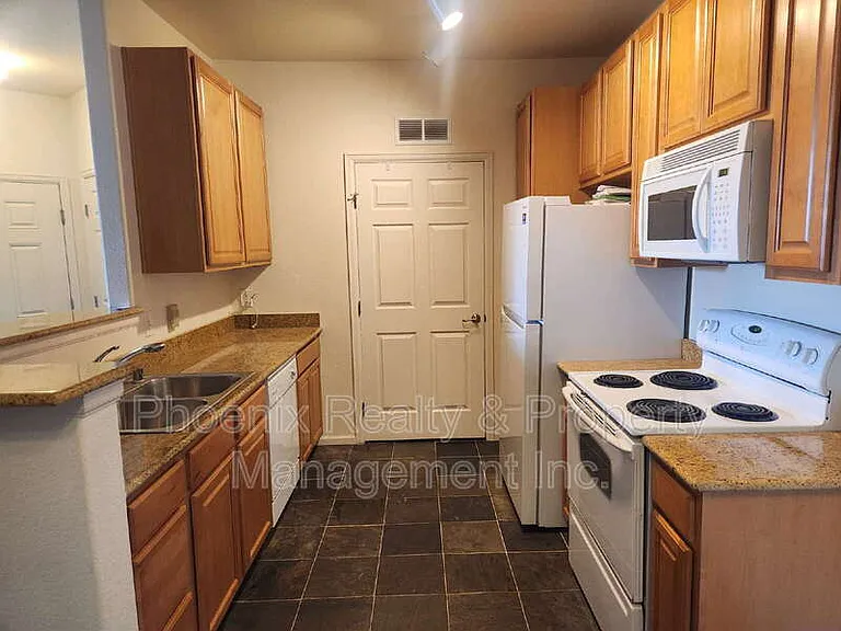 2900 Blue Sky Cir #5-103 — Photo 6