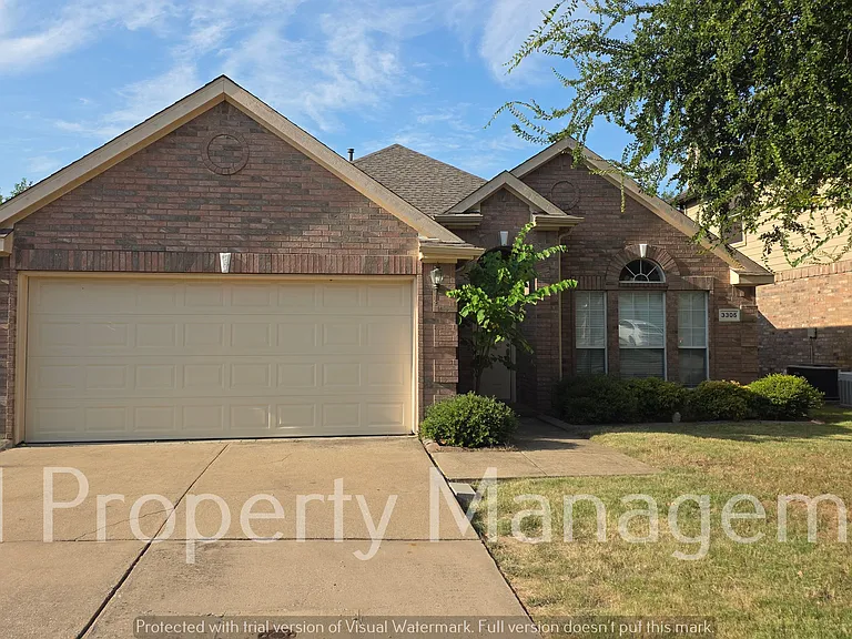 3305 Woodbluff Ln — Photo 1