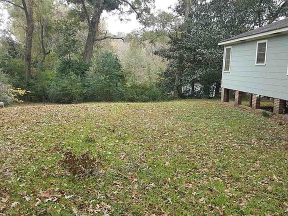 3rd image of 215 Oakland Dr