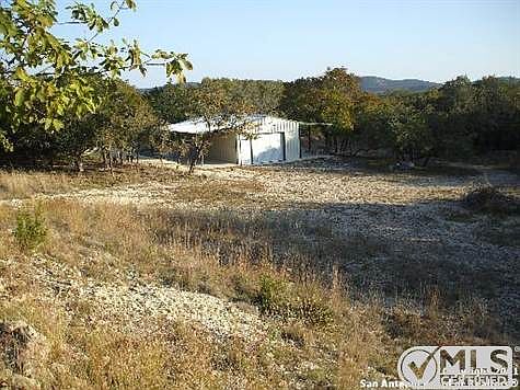 3rd image of 570 Lake Country Dr