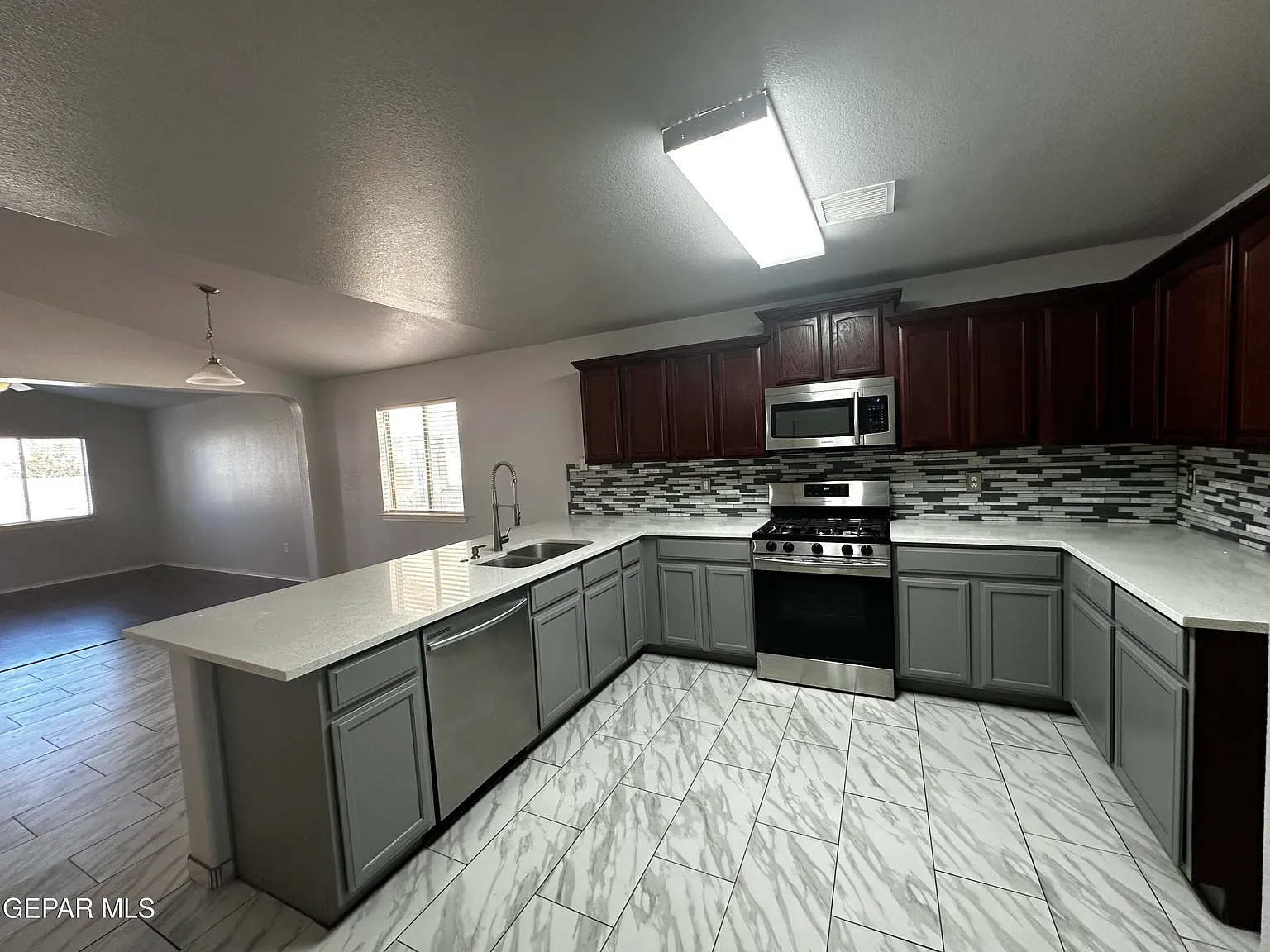 3 bed, 2.0 bath, 1536 sqft, $1,650 — Photo 4